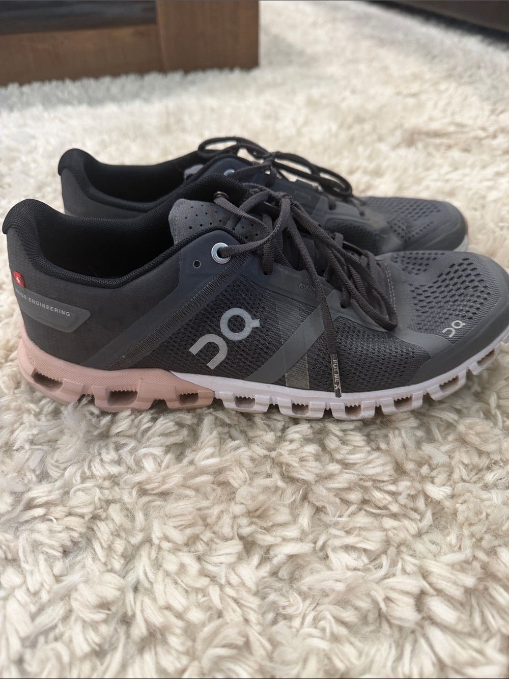 On Cloud Women’s Running Shoes Black Gray Size 7.5